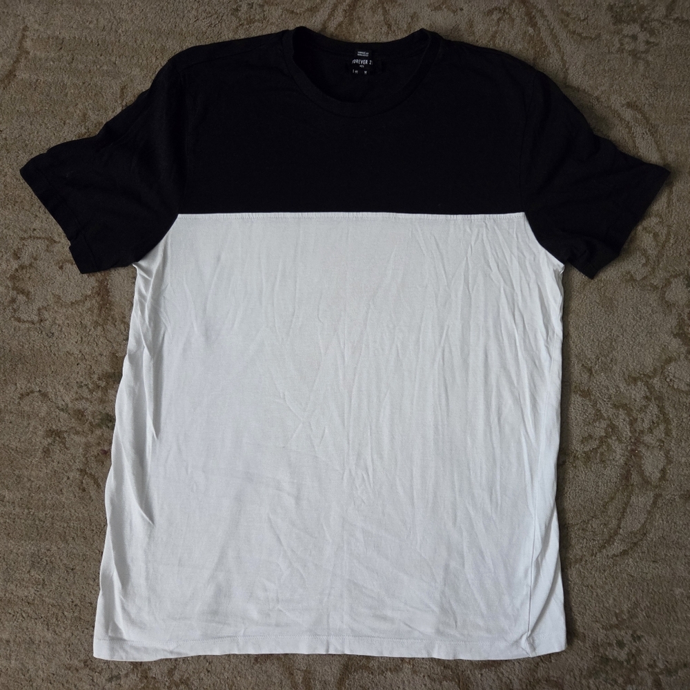 Forever 21 Black and White Short Sleeve Tees